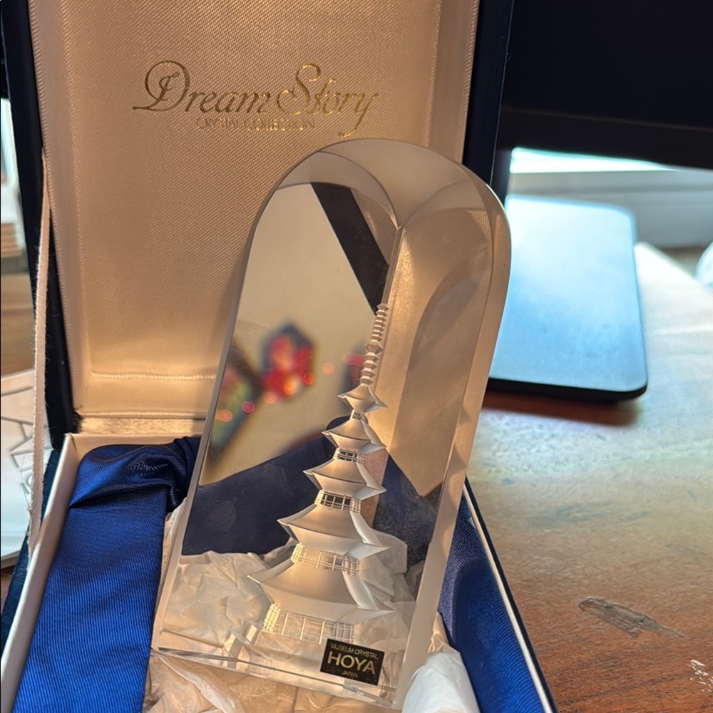 Hoya Crystal Pagoda Sculpture